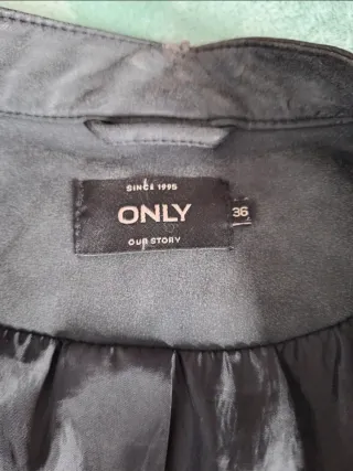 Cazadora polipiel marca Only