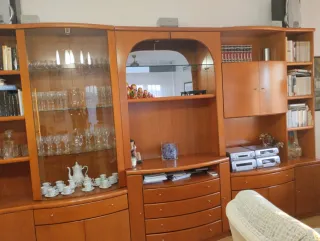 Mueble de salón madera y cristal