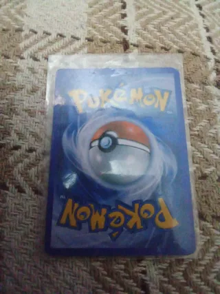 Carta Pokémon Reshiram 25 Aniversario PV 130