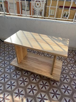 Mesa auxiliar madera hecha a mano