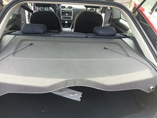 BANDEJA TRASERA FORD FOCUS BERLINA (CAP)