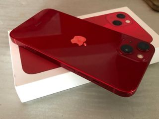 iPhone 13 (PRODUCT)RED