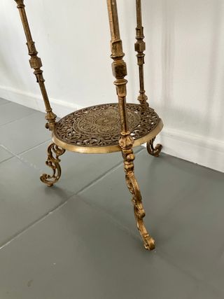 Estante Victoriano 3 Niveles Dorado