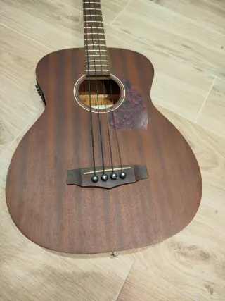 Bajo Acústico Ibanez Marrón