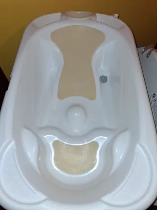 Lote Bebé: Armario, mini cuna, cambiador, hamaca..