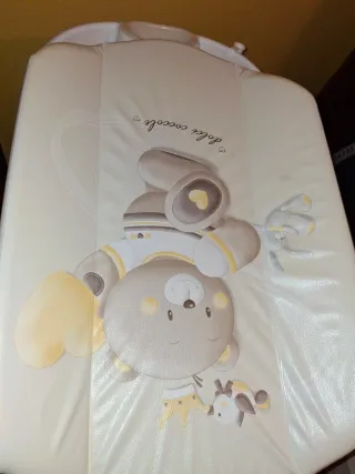 Lote Bebé: Armario, mini cuna, cambiador, hamaca..