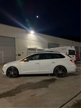 SEAT Leon ST Cupra 300