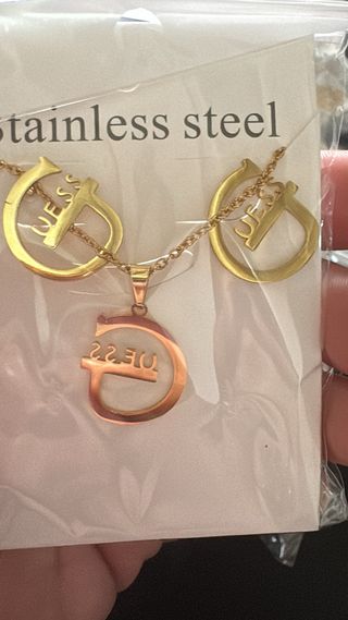 Conjunto Guess Collar y Pendientes Acero