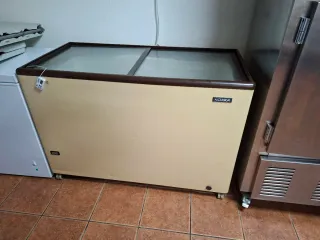 Arcón Congelador KONKA.