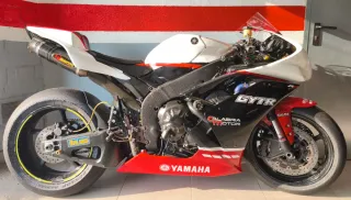 Yamaha R1 Circuito