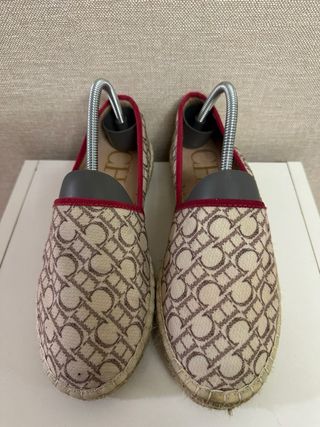 Alpargatas CH Beige y Marrón