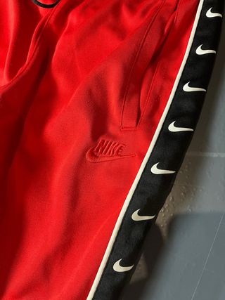 Conjunto Deportivo Nike Rojo y Negro