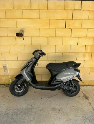 Piaggio Zip Top Azul