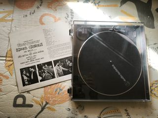 Tocadiscos AT-LP60X + Vinilo Elvis King Creole