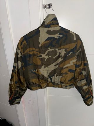 Chaqueta Zara Crop Top Camuflaje