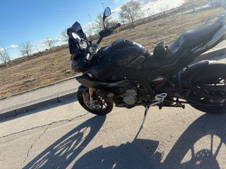 BMW S1000 XR  triple Black lleva Carbono Edition