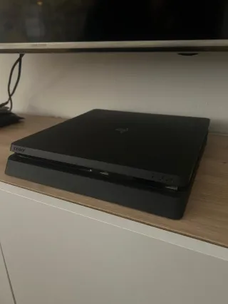 PS4 (PlayStation 4) con 5 giochi