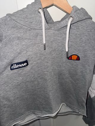 Sudadera crop top Ellesse gris y rosa