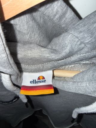 Sudadera crop top Ellesse gris y rosa