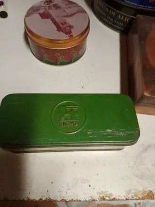 Caja antigua Cola Cao y galletas