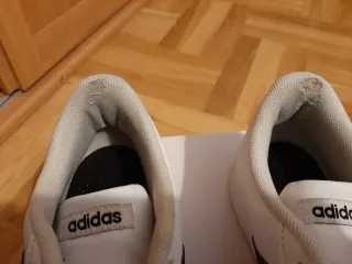 Zapatillas Adidas Blancas y Negras