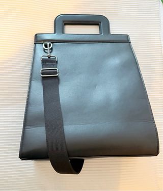 Bolso de piel negro