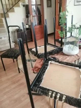 Mesa de cristal y 6 sillas