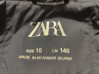 Casaco Felpudo para Menina marca Zara (10 anos)