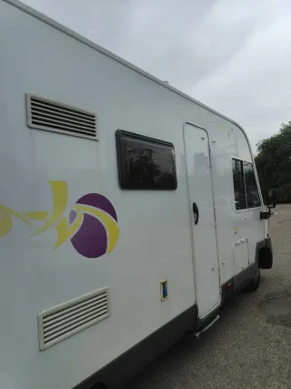 Se vende autocaravana o se cambia por furgoneta