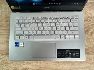 Acer i5 11G * 8GB * 756GB * IPS * Retroiluminado