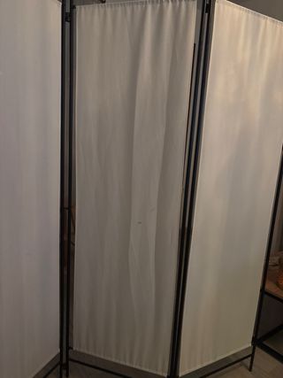 Biombo separador/Divisor metal negro y tela blanco