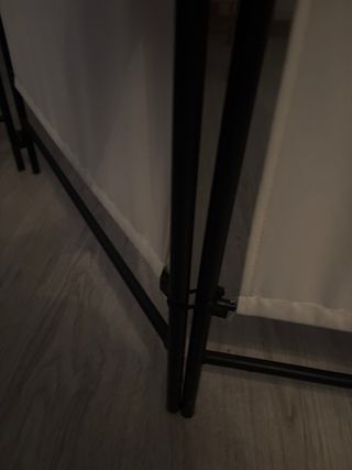 Biombo separador/Divisor metal negro y tela blanco