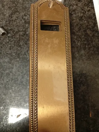 Embellecedor de persiana dorado