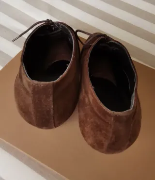 Zapatos ante Fosco, 35