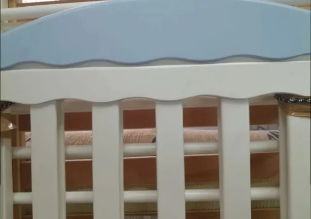 Cuna de bebé en buen estado