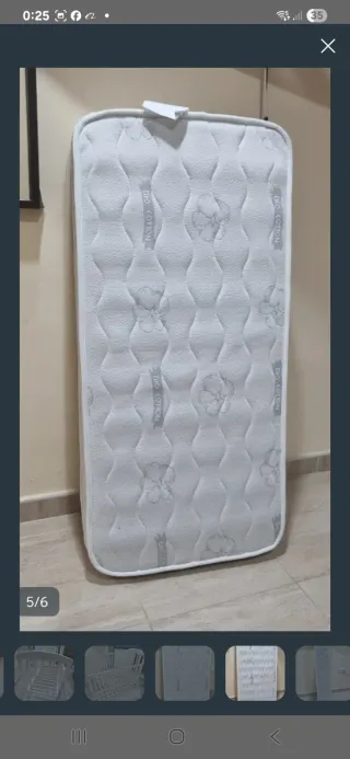 Cuna blanca de colecho con colchón