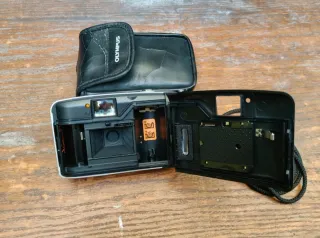 Macchina Fotografica Analogica "Olympus"