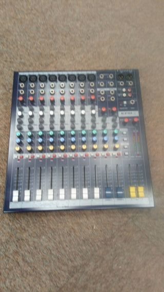 Mesa de mezclas Soundcraft EPM8