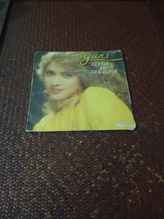 Yuri Llena de Dulzura Vinilo