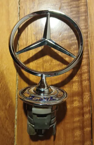 Estrella original Mercedes-Benz extraíble