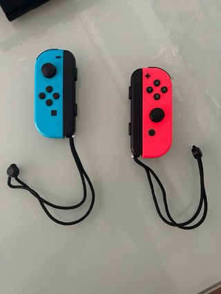 Nintendo Switch Azul/Rojo+ + Accesorios