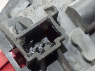 PILOTO TRASERO DERECHO INTERIOR AUDI A4 BERLINA (