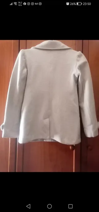 Casaco branco com botão