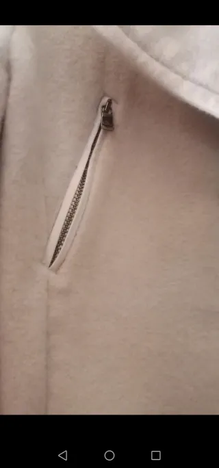 Casaco branco com botão