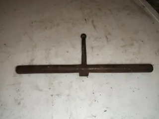 Cerrojo antiguo de hierro