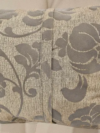 2 cojines con relleno diseño floral