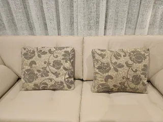 2 cojines con relleno diseño floral