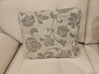 2 cojines con relleno diseño floral