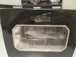 Figura Tifa Lockhart FFVII Original  NUEVA