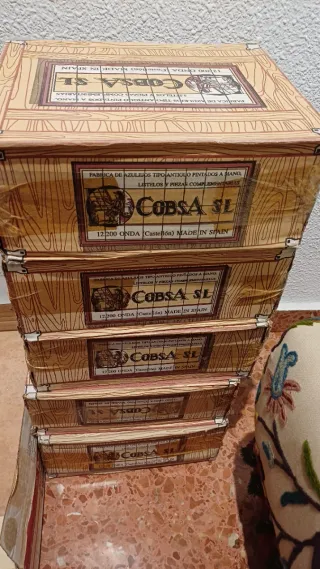 Azulejo blanco 11x11 cm. y 40 x 40 cms.